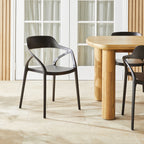 Chaise de salle à manger empilable Inigo en aluminium, noir mat