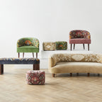 Banc Freya brodé en velours bleu foncé