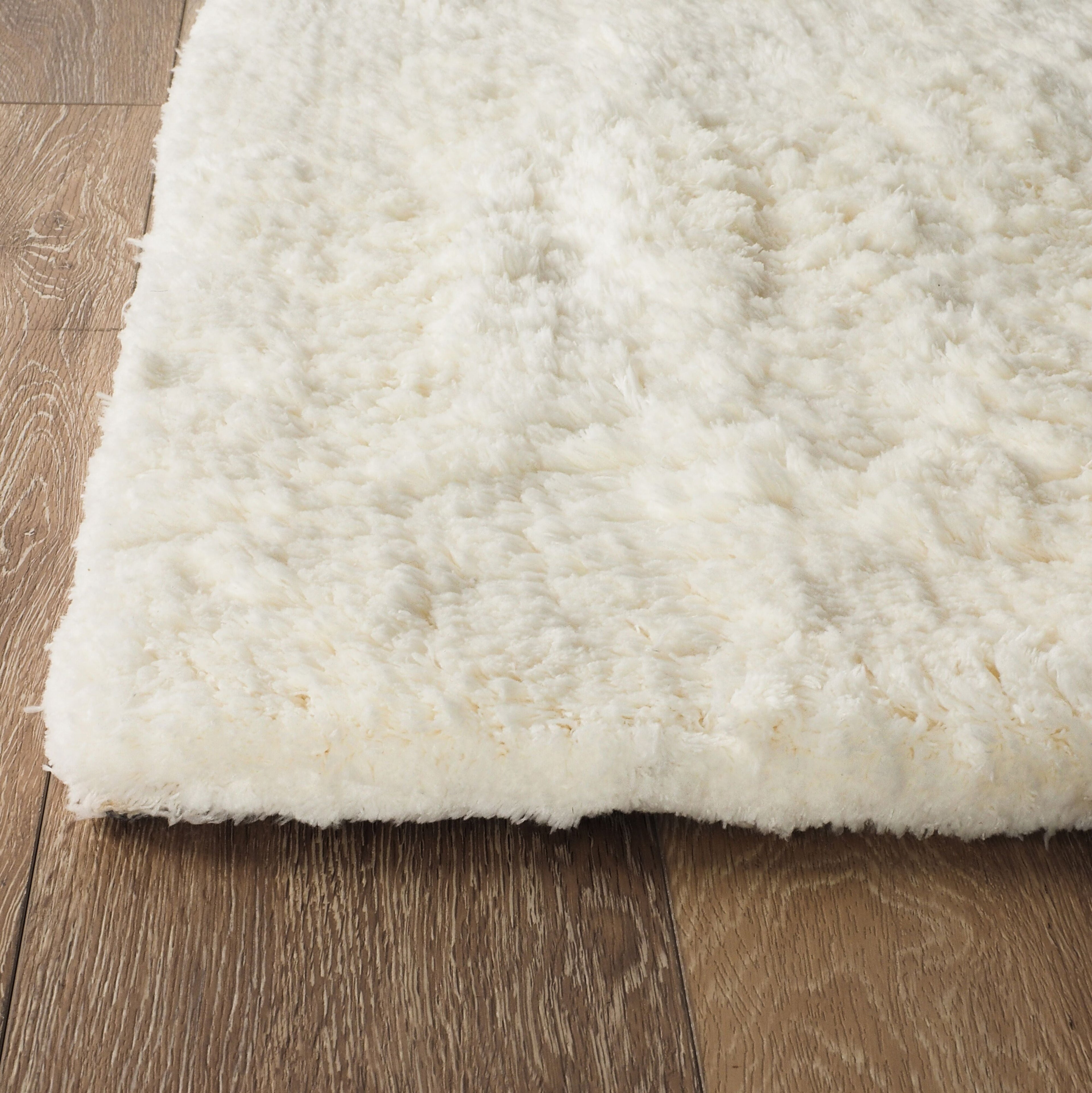Tufted Super Soft White Rug 150x80cm