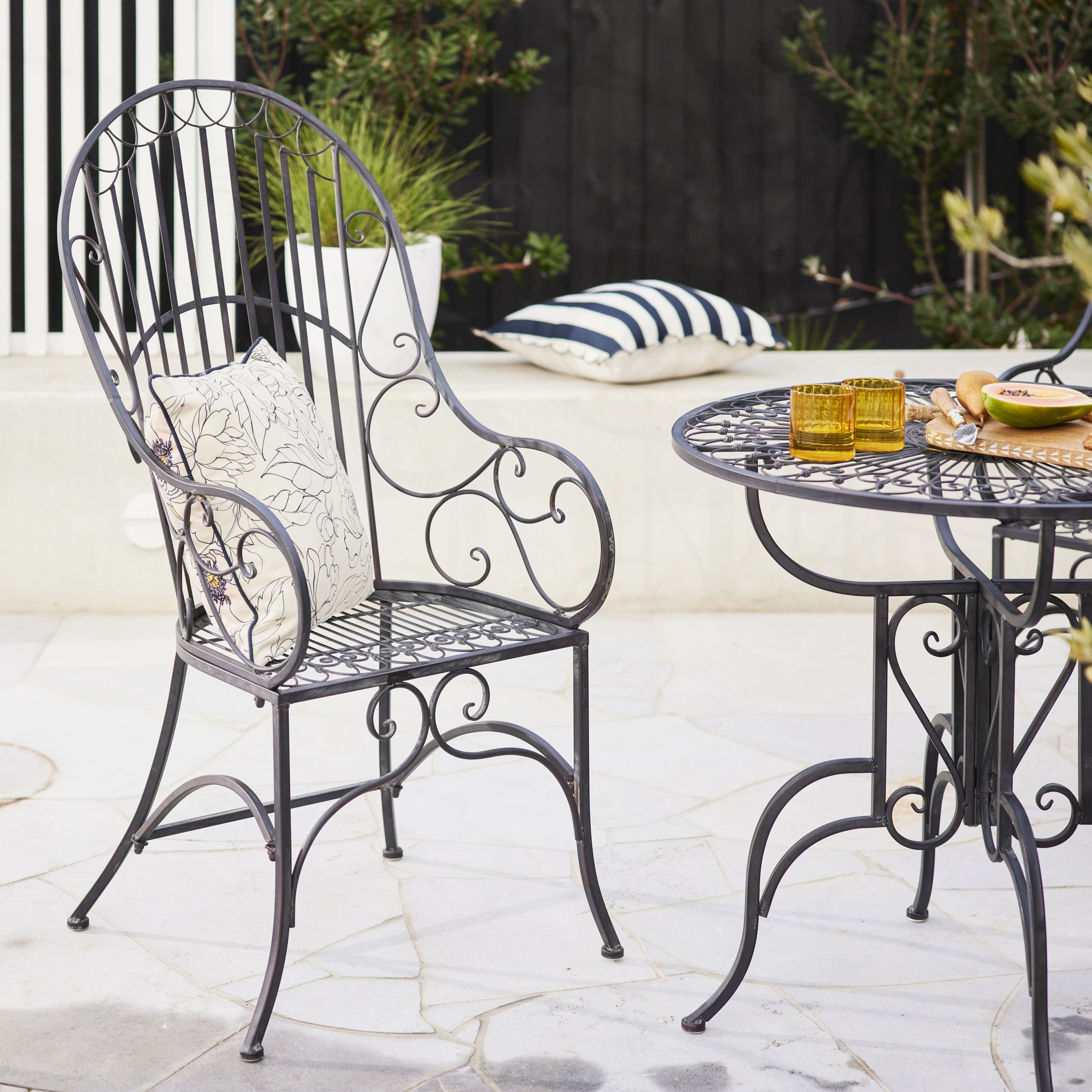 Arles Garden Table Black