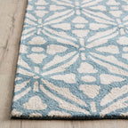 Tapis Casablanca en mélange de laine tufté à la main, coloris bleu canard, 240x300cm