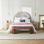 Banc brodé Freya en velours rose